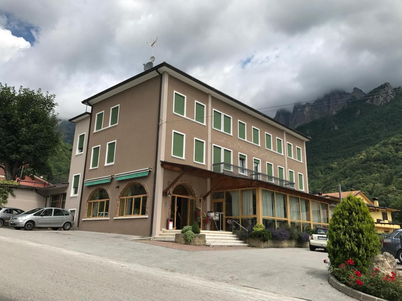 Carla Failela Otel Valli del Pasubio Dış mekan fotoğraf